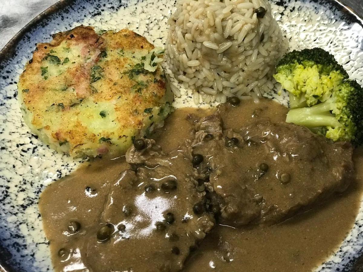 卡玛卡里广场酒店 Camaçari 外观 照片