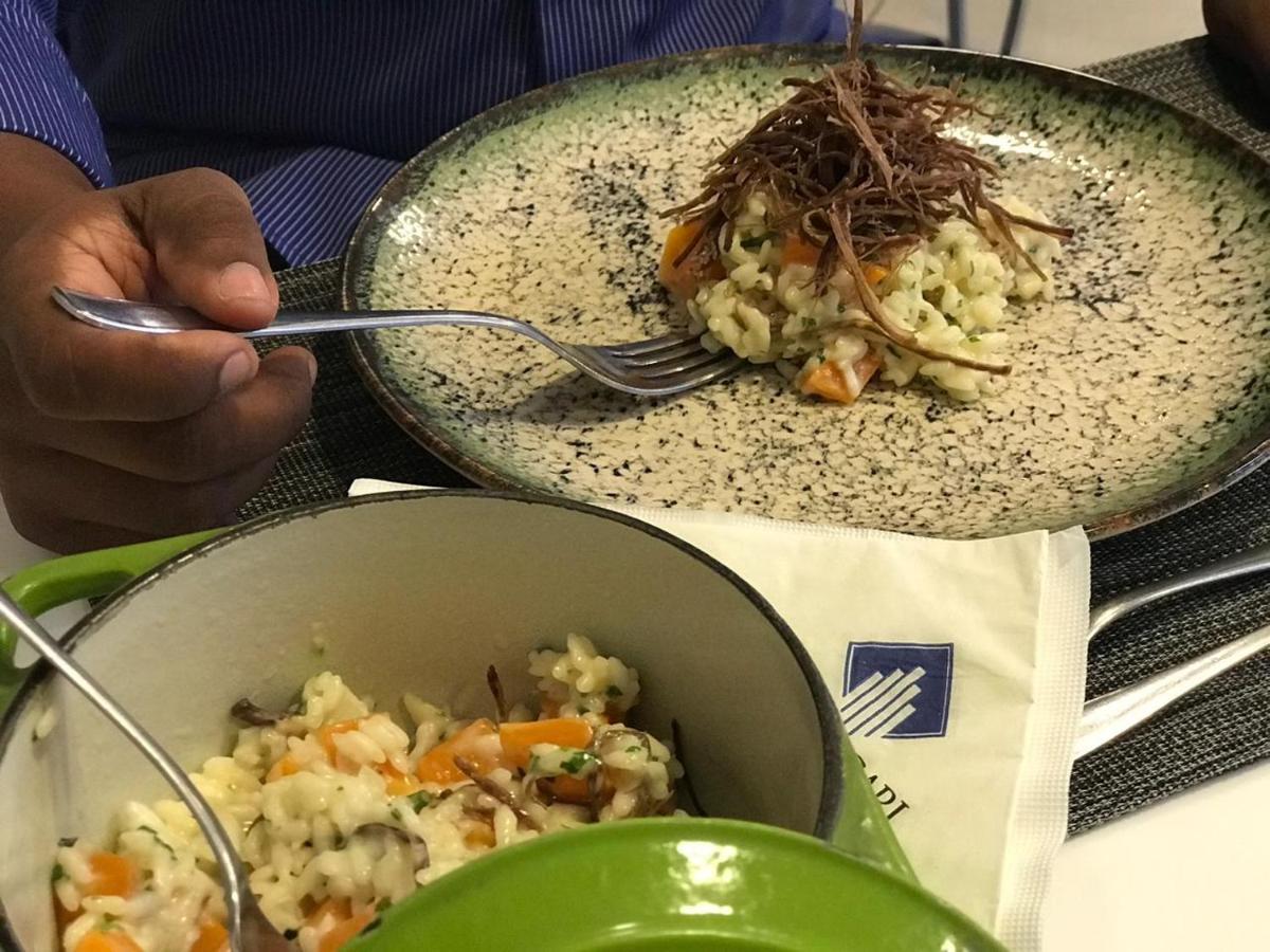 卡玛卡里广场酒店 Camaçari 外观 照片